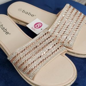 ✨️5 for $25✨️ NWT Cream Rhinestone Sandals